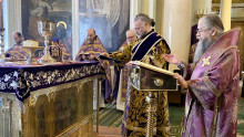 В Великий Четверг епископ Алексий совершил Божественную Литургию в Даниловом монастыре